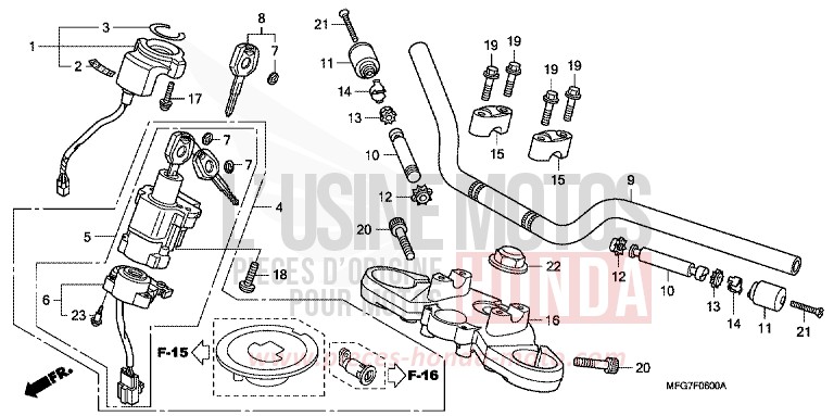 TUYAU DE GUIDON/PONT SUPERIEUR de Hornet ABS PEARL COOL WHITE (NHA16) de 2009